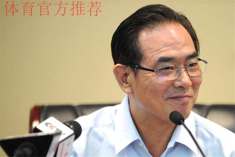 中国足协主席蔡振华出席第65届国际足联代表大会 与国际足联签订合作协议